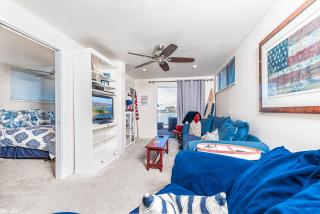 Cozy 2Br W- Large Deck Just Steps From Marina Park Beach By Beachview Rentals - Newport Beach - 2