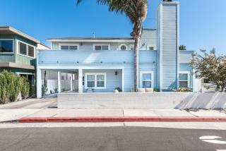 Charming 3Br Beach Home W- Rooftop Deck One Block From Sand By Beachview Rentals - Newport Beach - 4