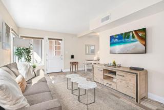 Cozy Cottage W- Ac Stylish Interior One House From Beach By Beachview Rentals - Newport Beach - 0