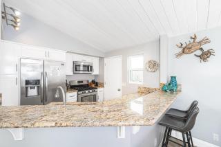 3Br Beach Cottage W- Large Patio Grill In Prime Location By Beachview Rentals - Newport Beach - 5