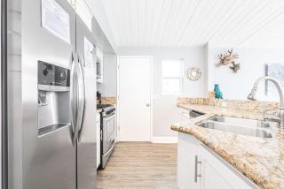 3Br Beach Cottage W- Large Patio Grill In Prime Location By Beachview Rentals - Newport Beach - 3