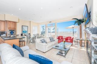 Affordable 2Br Oceanfront W- Large Patio Boardwalk Access By Beachview Rentals - Newport Beach - 8
