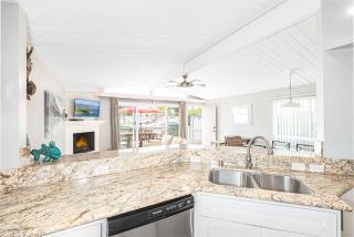 3Br Beach Cottage W- Large Patio Grill In Prime Location By Beachview Rentals - Newport Beach - 1