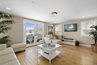 Stylish 3Br Condo W- Ac Walk To Beach, Shops Dining By Beachview Rentals - Newport Beach - 0