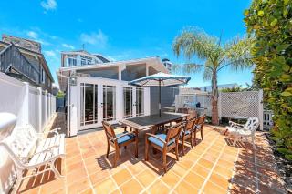 Spacious 6Br W- Oceanview Garden Patio Steps From Beach By Beachview Rentals - Newport Beach - 0