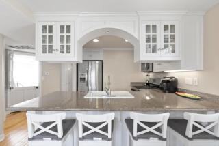 Stylish 3Br Condo W- Ac Walk To Beach, Shops Dining By Beachview Rentals - Newport Beach - 4