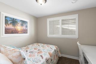 Stylish 3Br Condo W- Ac Walk To Beach, Shops Dining By Beachview Rentals - Newport Beach - 2