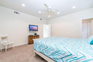 Darling 3Br Cottage On Quiet Street 5 Min Walk To Beach By Beachview Rentals - Newport Beach - 1