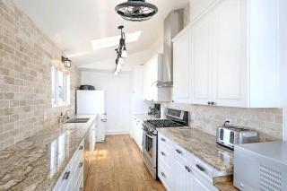2Br Beach Escape W- Oceanview Deck 2 Houses From Sand By Beachview Rentals - Newport Beach - 3