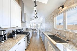 2Br Beach Escape W- Oceanview Deck 2 Houses From Sand By Beachview Rentals - Newport Beach - 1