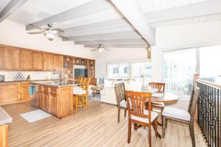 Charming 2Br Condo W- Ac Steps To Beach Balboa Pier By Beachview Rentals - Newport Beach - 3