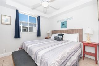 Spacious 5Br W- Oceanview Balcony - One House From Beach By Beachview Rentals - Newport Beach - 6