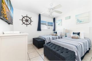 Spacious 5Br W- Oceanview Balcony - One House From Beach By Beachview Rentals - Newport Beach - 4
