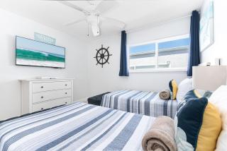 Spacious 5Br W- Oceanview Balcony - One House From Beach By Beachview Rentals - Newport Beach - 3