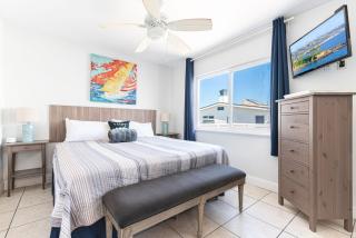 Spacious 5Br W- Oceanview Balcony - One House From Beach By Beachview Rentals - Newport Beach - 1