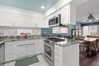 Affordable 3Br Near Beach Walk To Shops, Dining More By Beachview Rentals - Newport Beach - 4