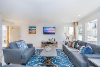 Spacious 3Br W- Large Oceanview Patio - One House From Sand By Beachview Rentals - Newport Beach - 0