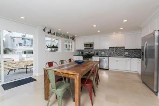 Spacious 3Br W- Large Oceanview Patio - One House From Sand By Beachview Rentals - Newport Beach - 6