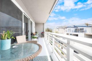Affordable 2Br In Central Location Walk To Beach Dining By Beachview Rentals - Newport Beach - 8