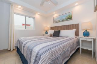 Spacious 3Br W- Large Oceanview Patio - One House From Sand By Beachview Rentals - Newport Beach - 4