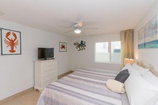 Spacious 3Br W- Large Oceanview Patio - One House From Sand By Beachview Rentals - Newport Beach - 1