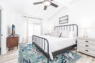 Remodeled 7Br Duplex Near Beach, Shops Dining By Beachview Rentals - Newport Beach - 2