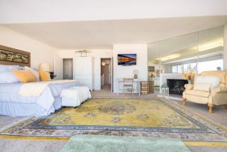 Spacious 3Br Bayfront W- Harbor Views Walk To Beach By Beachview Rentals - Newport Beach - 1