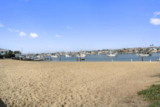 Cozy 2Br W- Bay Views Walk To Beach, Shops Dining By Beachview Rentals - Newport Beach - 8