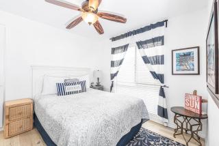 3Br Bayfront W- Expansive Front Patio - Easy Walk To Beach By Beachview Rentals - Newport Beach - 5