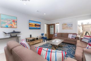 Spacious 6Br W- Oceanview Deck Bbq One House From Sand By Beachview Rentals - Newport Beach - 7