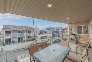 Spacious 6Br W- Oceanview Deck Bbq One House From Sand By Beachview Rentals - Newport Beach - 4