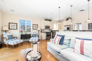 Darling 3Br Beach Home On Quiet Street Easy Walk To Beach By Beachview Rentals - Newport Beach - 7