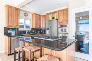 3Br Oceanfront W- Panoramic Views In Prime Central Location By Beachview Rentals - Newport Beach - 5