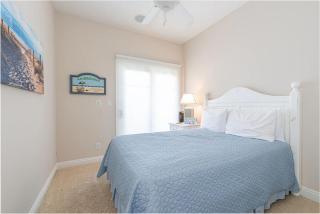 Darling 3Br Beach Home On Quiet Street Easy Walk To Beach By Beachview Rentals - Newport Beach - 1