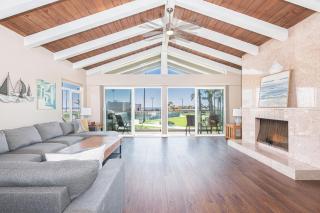 Spacious 3Br Oceanfront At Balboa Pier Walk To It All By Beachview Rentals - Newport Beach - 0