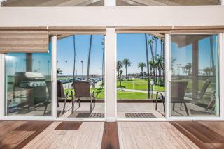 Spacious 3Br Oceanfront At Balboa Pier Walk To It All By Beachview Rentals - Newport Beach - 6
