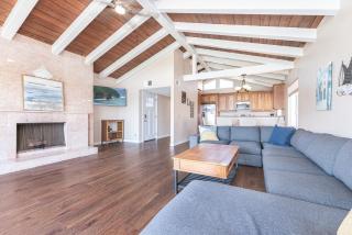 Spacious 3Br Oceanfront At Balboa Pier Walk To It All By Beachview Rentals - Newport Beach - 5
