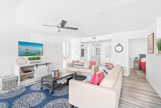 Stylish 3Br Bayfront W- Balcony, Bbq Waterfront Views By Beachview Rentals - Newport Beach - 7