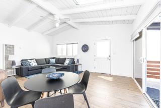 Stylish 2Br Cottage W- Large Patio One House From Beach By Beachview Rentals - Newport Beach - 6