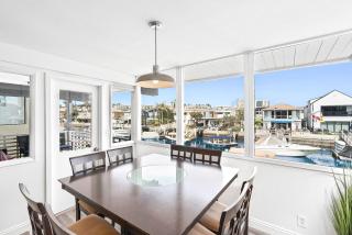 Stylish 3Br Bayfront W- Balcony, Bbq Waterfront Views By Beachview Rentals - Newport Beach - 4