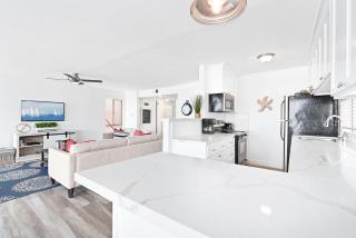 Stylish 3Br Bayfront W- Balcony, Bbq Waterfront Views By Beachview Rentals - Newport Beach - 3