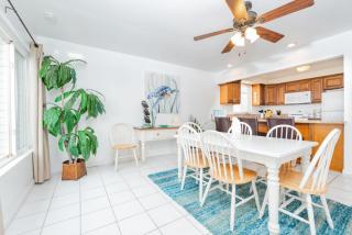 Spacious 4Br W- Oceanview Balcony Bbq Steps To Sand By Beachview Rentals - Newport Beach - 9