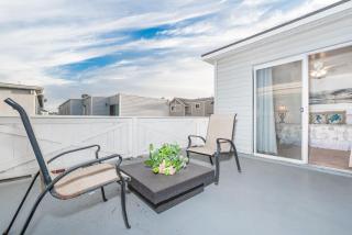 Spacious 4Br W- Oceanview Balcony Bbq Steps To Sand By Beachview Rentals - Newport Beach - 1
