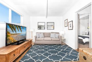 Updated 1Br Bayfront Cottage W- Deck In Quiet Balboa Island By Beachview Rentals - Newport Beach - 9