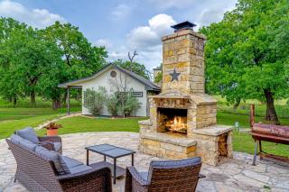 Birdsong - Hot Tub Lawn games Close to Wineries - Fredericksburg - 1