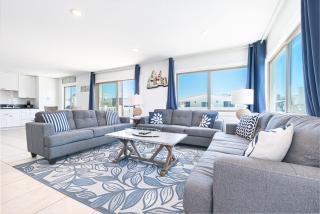 Spacious 4Br W- Ocean Views Two Balconies Steps To Sand By Beachview Rentals - Newport Beach - 8