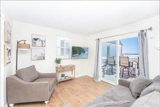 Charming 2Br W- Oceanview Balcony One House From Sand By Beachview Rentals - Newport Beach - 0