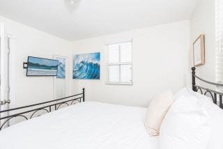Charming 2Br W- Oceanview Balcony One House From Sand By Beachview Rentals - Newport Beach - 9
