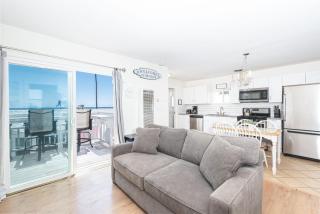 Charming 2Br W- Oceanview Balcony One House From Sand By Beachview Rentals - Newport Beach - 7