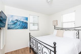 Charming 2Br W- Oceanview Balcony One House From Sand By Beachview Rentals - Newport Beach - 2